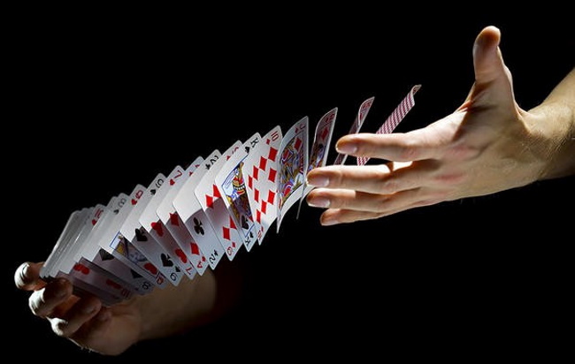 Shuffling cards with mathematics